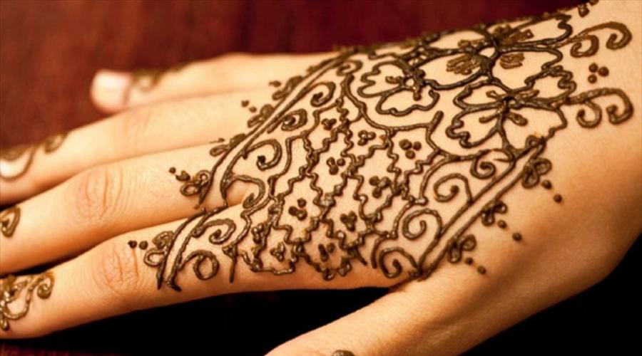 So lernen Sie, Mehendi auf Arm und Bein zu zeichnen: Fotoideen, Skizzen, Bedeutungen schöner Mehendi-Muster und Video-Tutorials zum Malen von Armen und Beinen für Anfänger.  So wenden Sie Henna richtig an, um ein schönes Mehendi zu erhalten