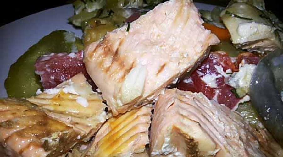 Rezept zum Backen von Fisch in Folie: Geheimnisse des Garens im Ofen.  Ein universelles Gericht – in Folie im Ofen gebackener Fisch