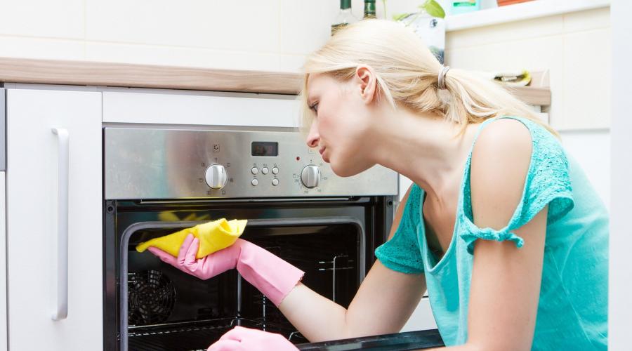 Как почистить духовку в домашних условиях быстро. Как почистить духовку или духовой шкаф от жира