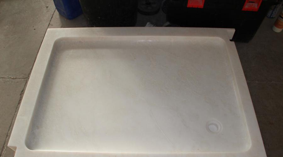 So wählen und installieren Sie eine Duschwanne im Badezimmer: Wir arrangieren eine Duschkabine mit unseren eigenen Händen.  Stahlduschwanne: Vor- und Nachteile, Varianten und Do-it-yourself-Installation Installation von Acryl-Duschwannen