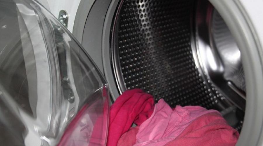 Warum davon träumen, Kleidung in der Waschmaschine und von Hand zu waschen?  Warum davon träumen, im Traum schmutzige Wäsche zu waschen?