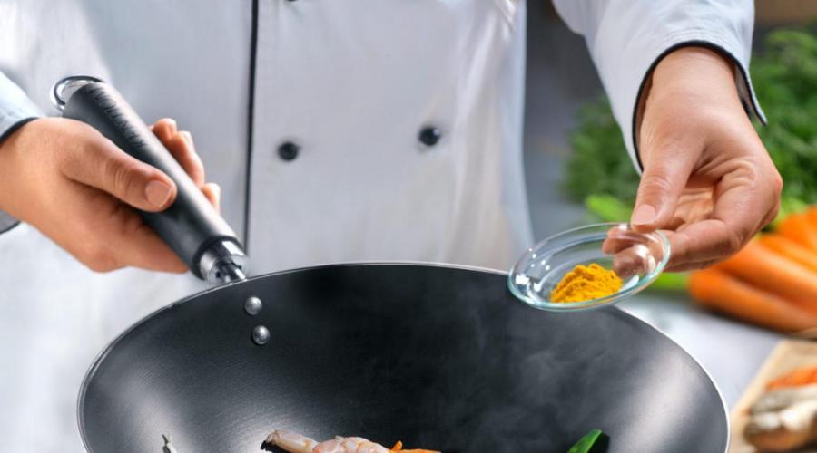 Comment choisir une poêle wok : conseils pour choisir, classer les meilleurs.  Wok: qu'est-ce que c'est et avec quoi se mange-t-il Quel matériau est le meilleur wok pan