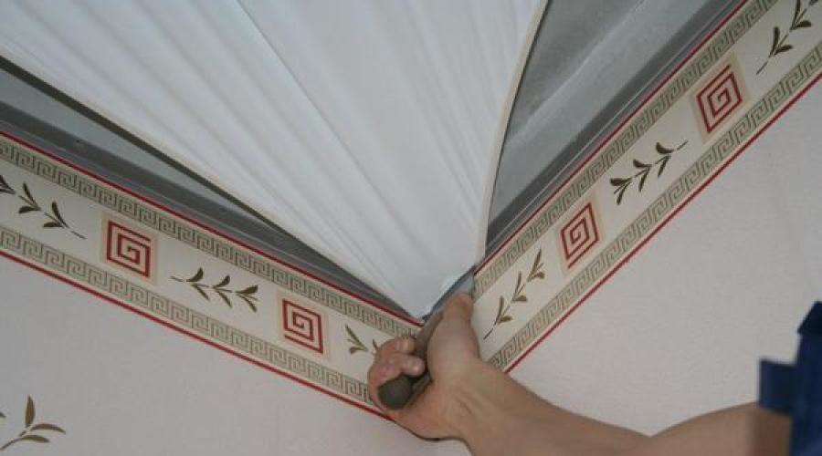 Tapet sau tavan întins.  Se instalează tavanele întinse înainte de tapetare sau după?  Ce să faci mai întâi tapet sau tavan întins