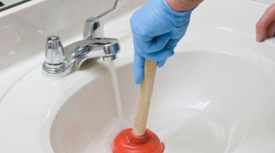 Как пробить канализацию в частном доме. Чем прочистить канализационные трубы в частном доме: разновидности засоров и способы прочистки