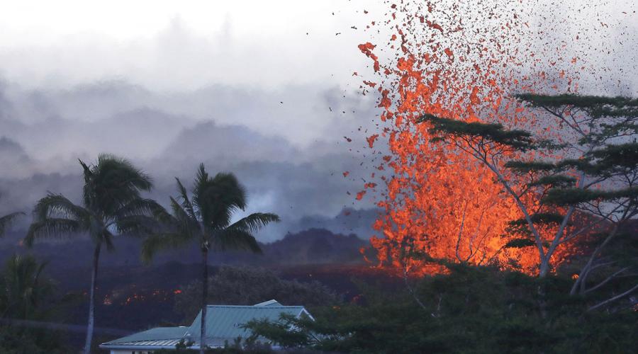 Hawaii este în flăcări în timp ce erupția vulcanului Kilauea câștigă amploare.  Călătorind în America: Hawaii - Parcul Național al Vulcanilor din Hawaii